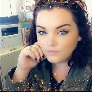 Meet your Posher, Michaela